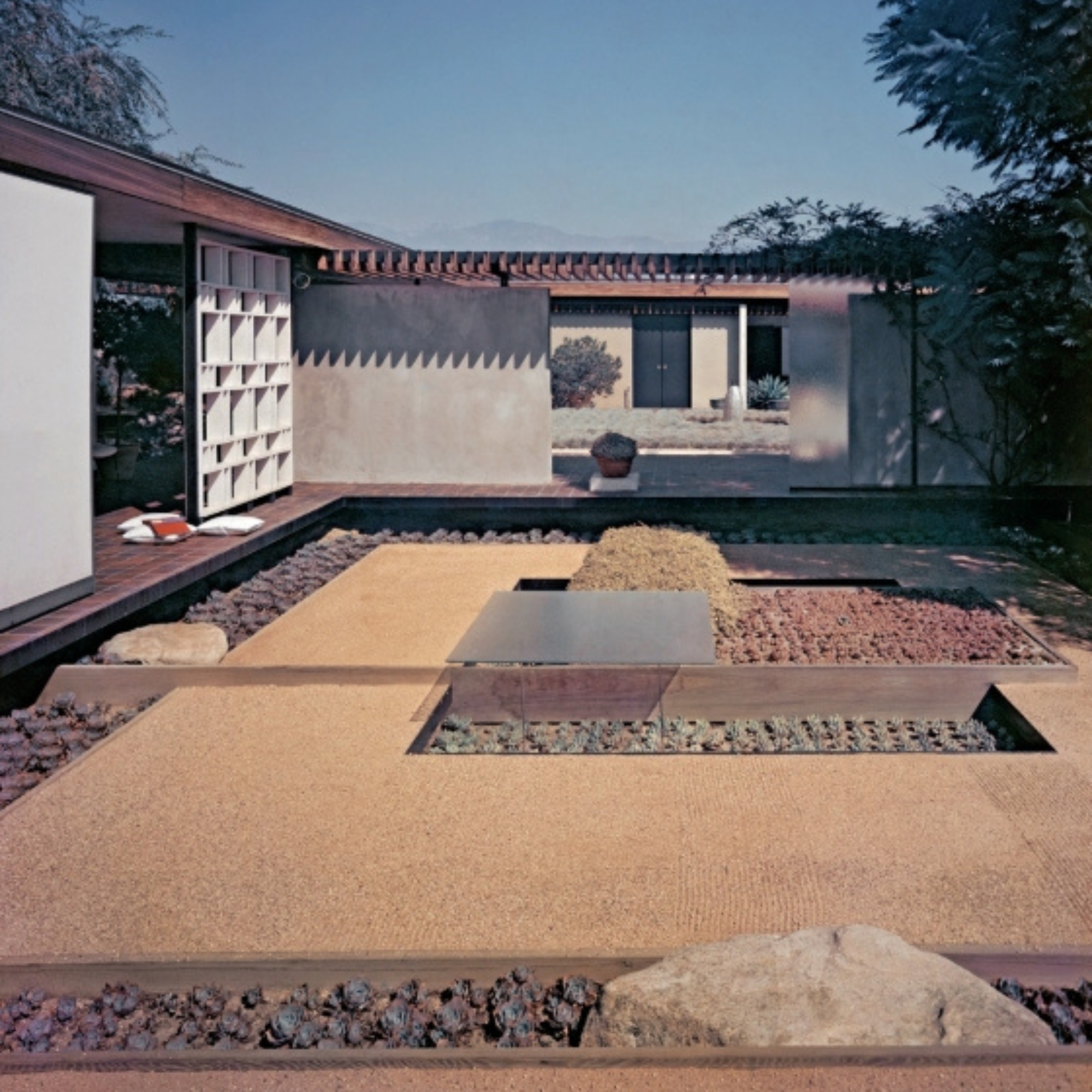 The Modern Garden: The Outdoor Architecture of Mid-Century America