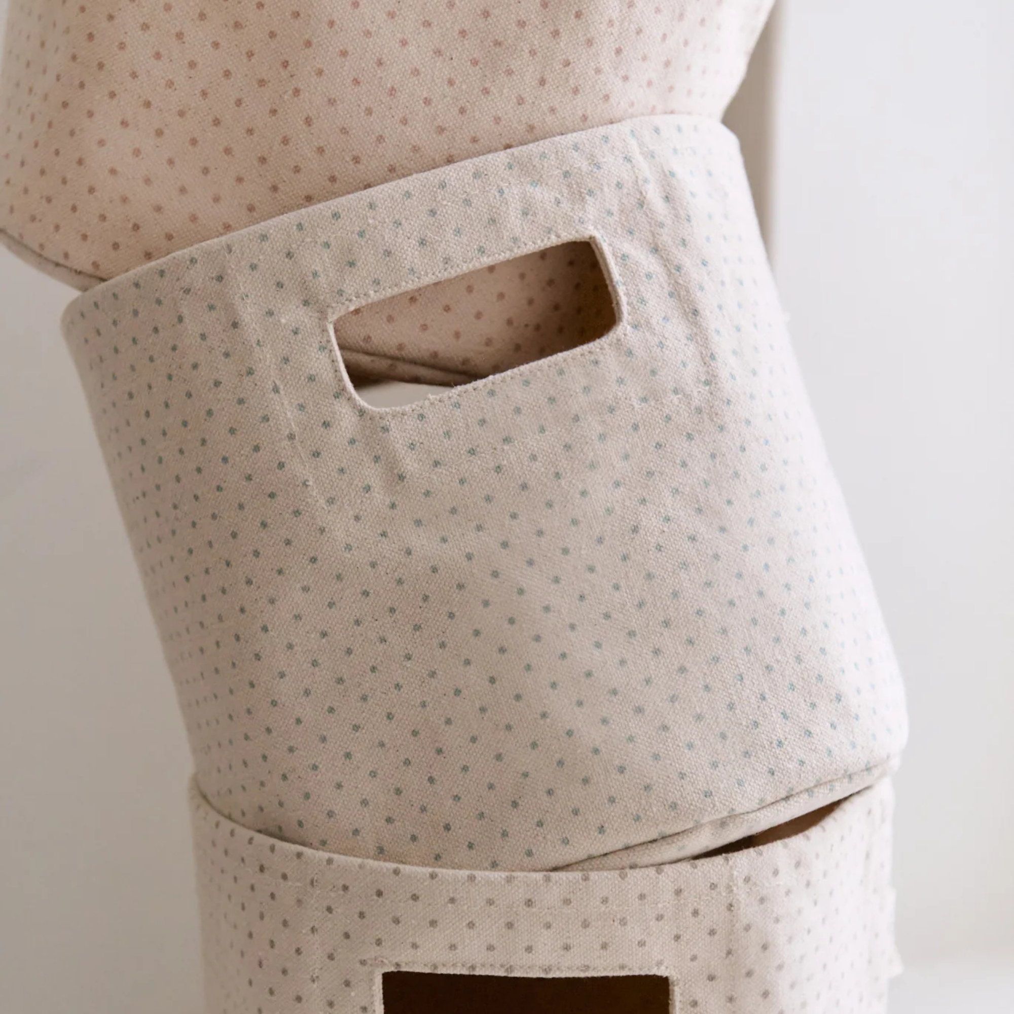 10" Printed Pin Dot Pint Basket