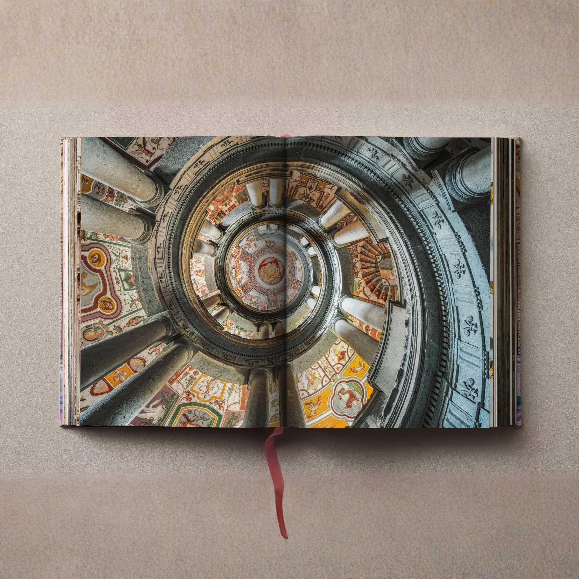 Massimo Listri. Italian Palaces