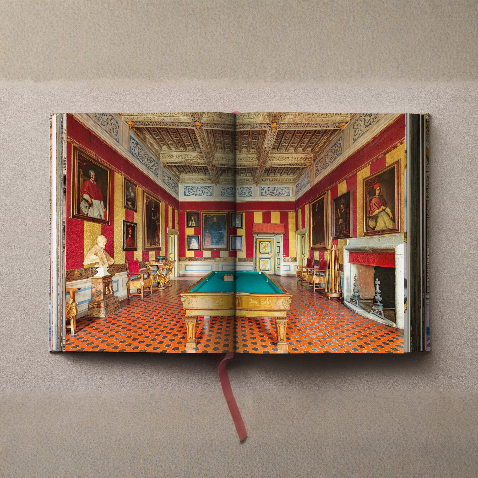 Massimo Listri. Italian Palaces