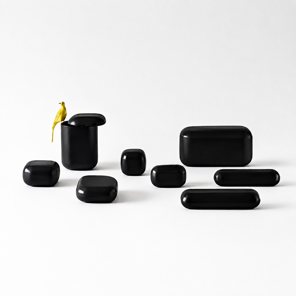 Segment Medium Cache Box in Black
