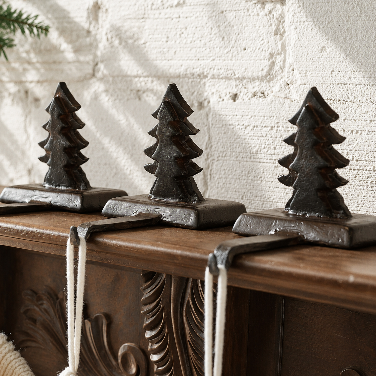 Pino Stocking Holder