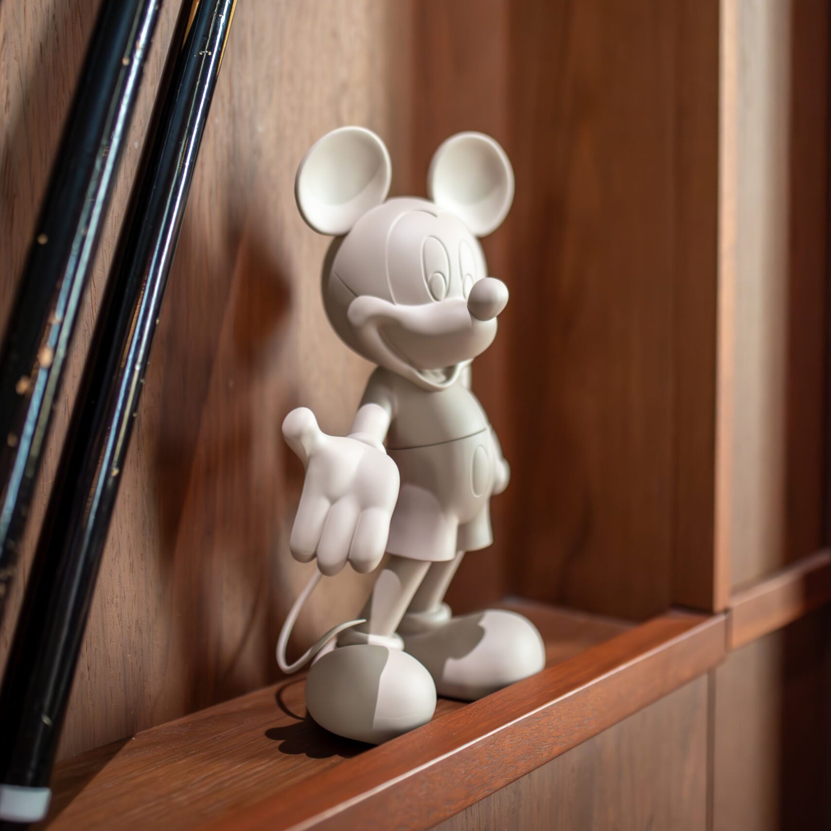 Mickey Welcome - Matte Taupe
