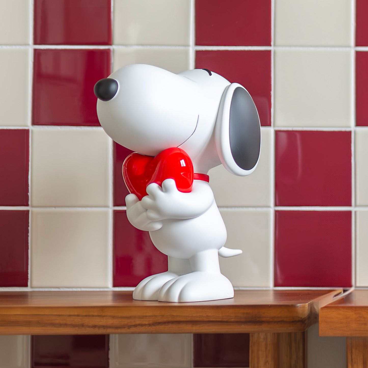 Original Snoopy Heart Sculpture with a Red Heart | Maison & Tavola