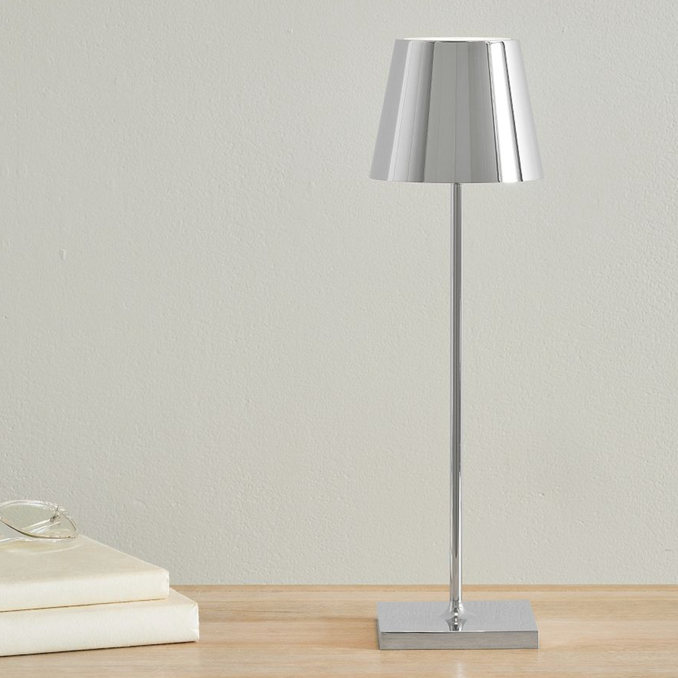 Poldina Pro Micro Glossy Table Lamp