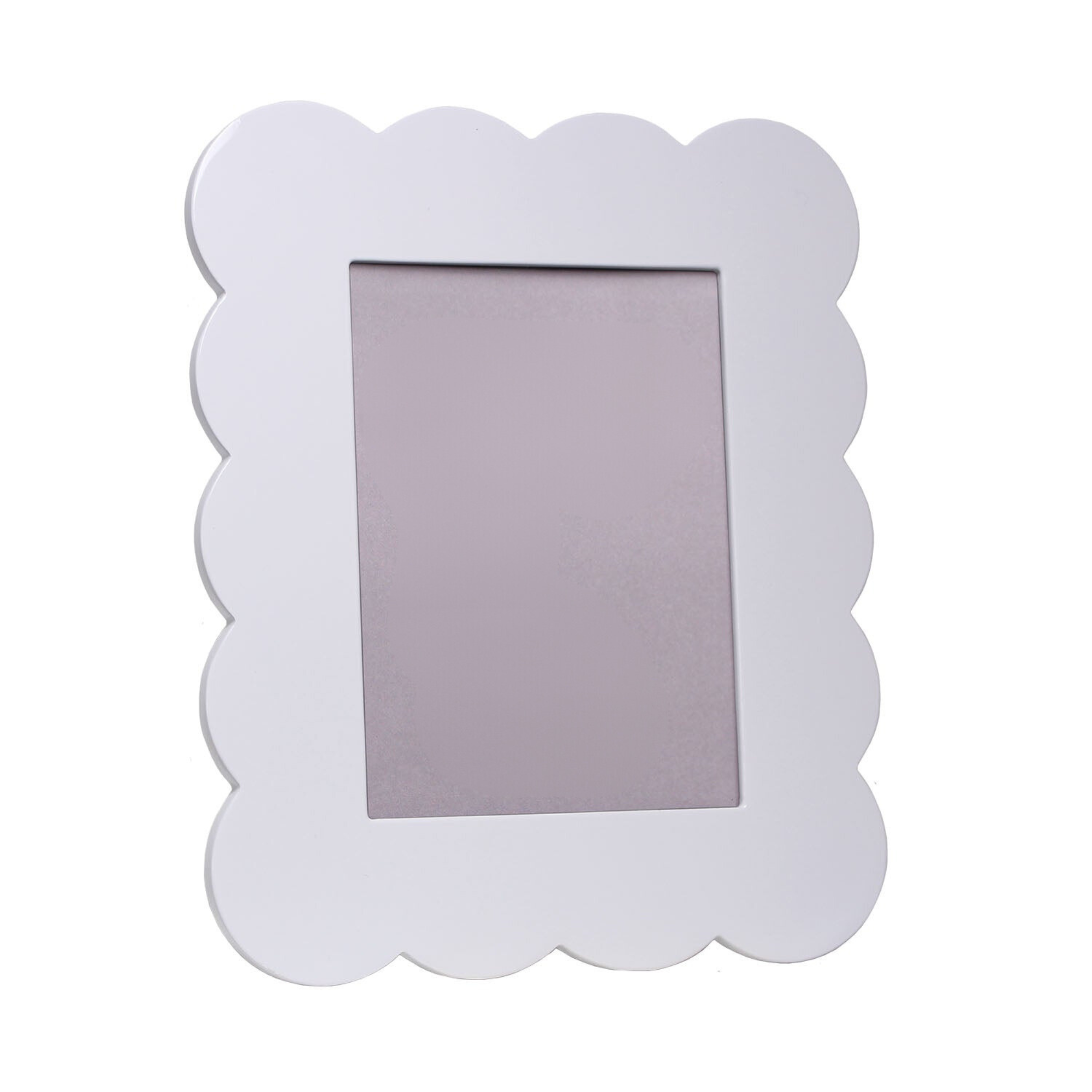 White Scalloped Lacquer Photo Frame