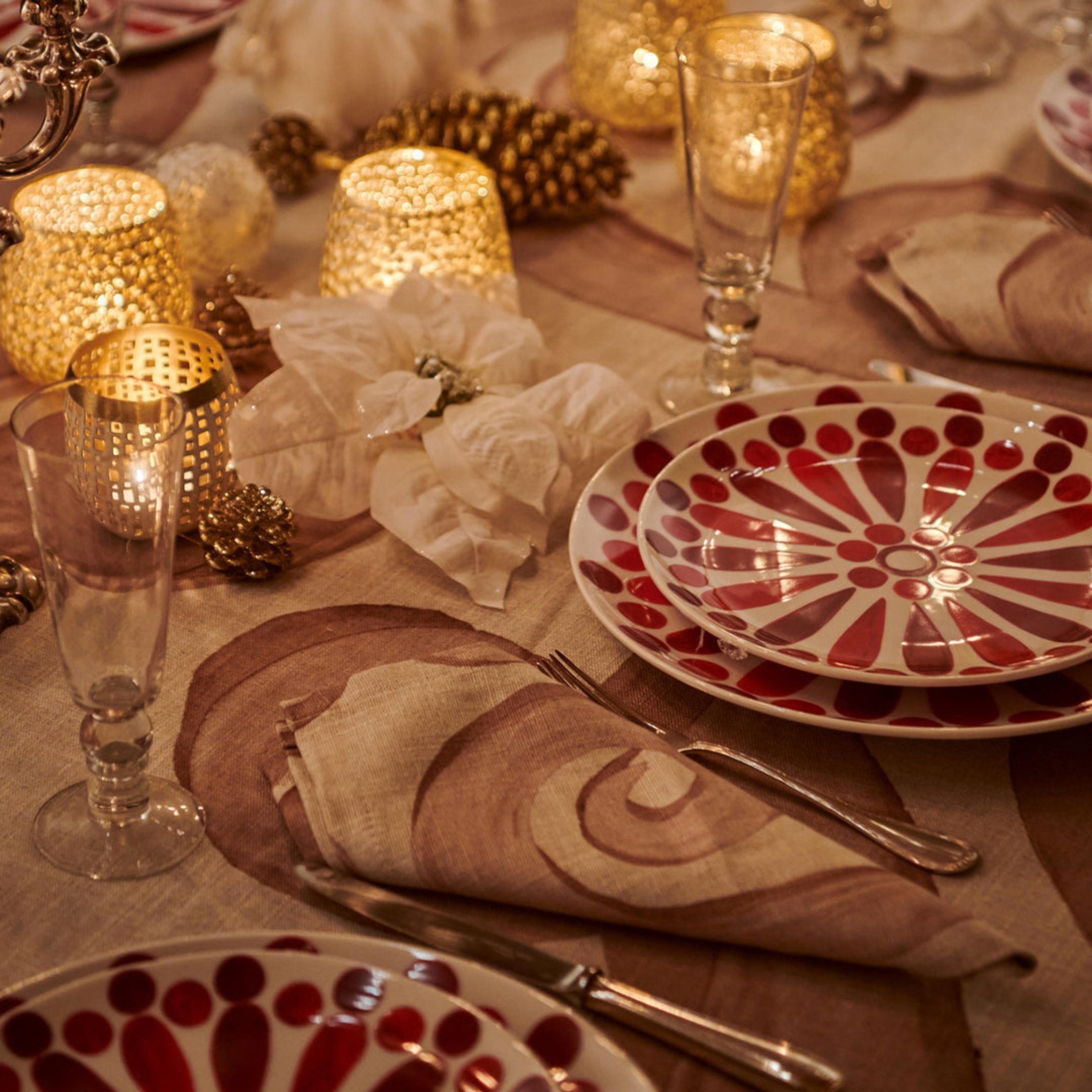 Athenee Peacock Beige Tablecloth