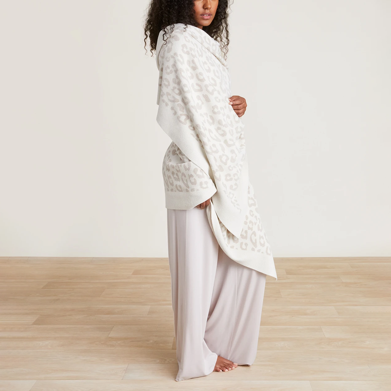 Barefoot dreams cozychic sales ultra lite kimono wrap