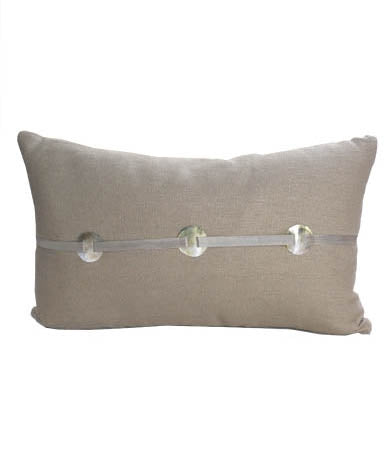 Natural Linen Mop Shells In Silk Ribbon Pillow